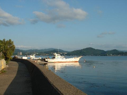 漁船のある風景