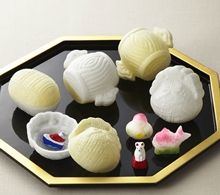 第269回 落雁諸江屋の迎春菓子『福徳せんべい』と『久寿玉』 : 和菓子