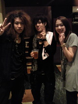 3人
