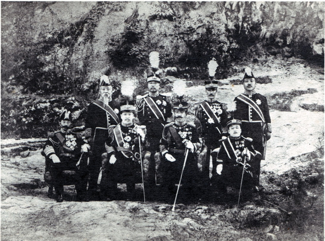 Yoshihito_in_korea_1907