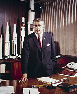 250px-Wernher_von_Braun