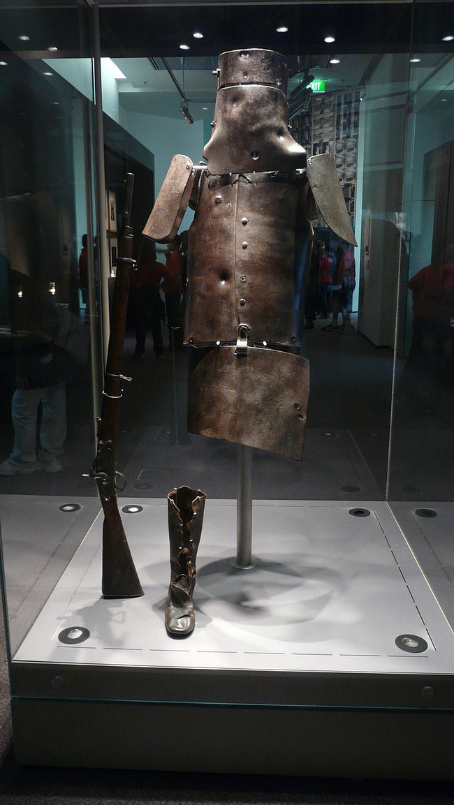 800px-Ned_kelly_armour_library