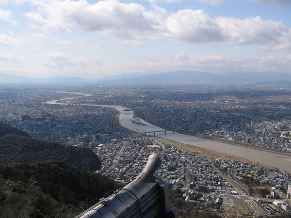 1280px-Gifucastleview