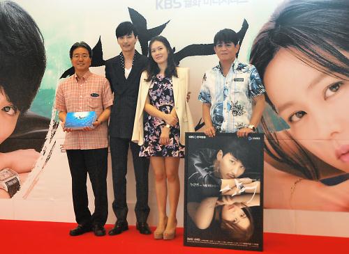 yЉz{bvlAXg[J[Qu~XEvSʎxI@u閧ی@̔ᔻȂޏ̂Ƃ񂶂āvRYouTube>9{ jRjR>1{ ->摜>24 