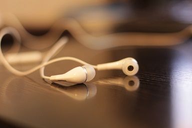 headphones-312817_960_720