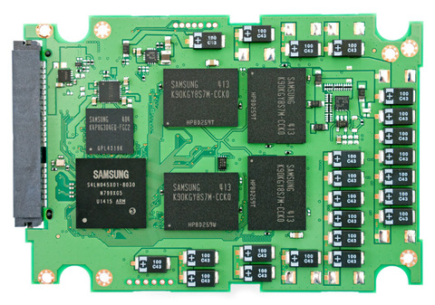 StorageReview-Samsung-SM853T-SSD-PCB-Top