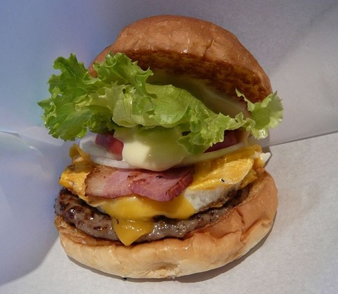 688px-Sasebo_burgercafe