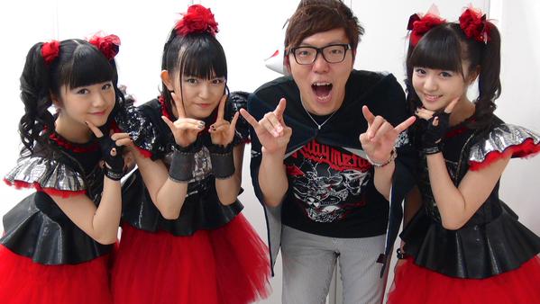 今夜のHikakinTVはBABYMETALさんにインタビューしてきた動画ですよん!お楽しみに♪ pic.twitter.com/WmepLExay6