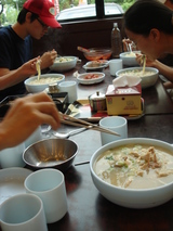カルククスを食べる