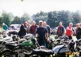 ビンテェージバイクの前で