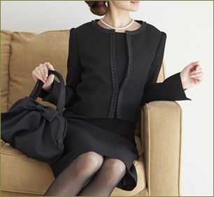 実母が癌で入院中、葬式後の喪服のまま見舞いにきたトメ。実母の葬儀で孫をあやして大笑い