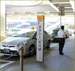 会社の飲み会が多い夫、タクシーをよく利用するんだけど「同僚はみんな奥さんが送り迎えしてくれてる。お前もしてくれないと不仲だと思われる」と言われた