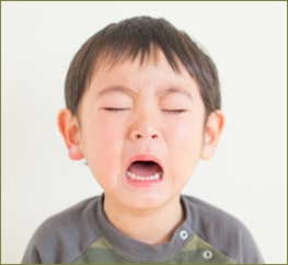 単身赴任の俺と別れる時に「お父さん行っちゃ嫌だ」と小2の長男がぐずる。妻に「お兄ちゃんなんだからしっかりしなさい。貴方が甘いから息子が我儘を言う」と叱られた