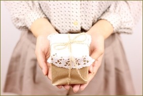 子供が遊びに行ったお宅に手土産を持たせたら「次からはやめてね？うちも持たせなきゃいけなくなるし」そんな言い方しなくても