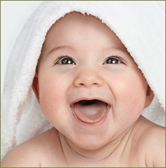 1歳の息子が物で私や4歳の姉をキャッキャと笑いながら叩く。注意してもやめない。大声で怒鳴ると泣くけどやめない。ついに叩かれた姉が大泣きし、カッと来て叩いてしまった