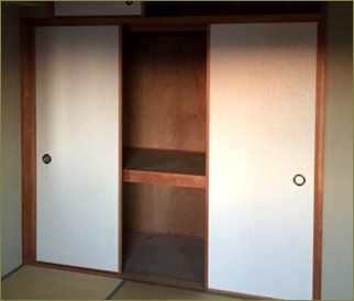 激安物件に引っ越したら心霊現象が起きまくる。俺は我慢できないのに「どうってことないよ～」とガハガハ笑う嫁が信じられない