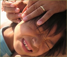 甥っ子に耳かきしてあげてたら旦那がブチ切れ「じゃあ俺もお前のお袋の爪を切るぞ！」「え？別にいいよ」と言うとさらに不機嫌に