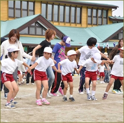 娘の保育園の運動会、今年で最後だからゆっくり見たいのに「運動会は何日ですかぁ?楽しみですぅ~~」って言ってくる弟嫁うざい。呼んでないのになぁ