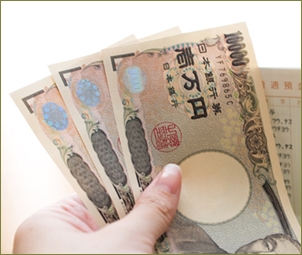 夫が前妻の子供に月３万も養育費を払い続けてる。前妻は再婚してて裕福だし、ウチは経済的に厳しいんだからもうやめてもらいたい