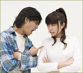 嫁が「お金がない」と言うので結婚式の資金を全額自分が出したのに「私の親戚から貰ったご祝儀は私のもの。結婚指輪ももらってないんだからこれくらい当然」