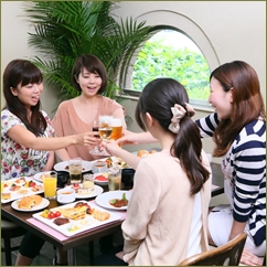 私がおしゃれをして女の友人に会ったり、子供にかまけて自分に構ってもらえないとあからさまに拗ねる旦那。もう半年近くもろくに口も聞かず自室に閉じこもってる