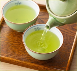 家を新築する時に義実家が一割ほど援助してくれた。家で食事したいらしいんだけど総勢10人。食器やスリッパを10組も揃えなきゃと思うと憂鬱なんだけど、お茶だけじゃダメかな