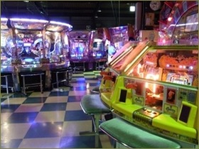 旦那が5歳の連れ子の育児をウトメに丸投げし、ウトメも持て余し気味でゲーセンに連れて行き放置してる状態。そのせいでゲームばかりやりたがる我儘な子供になってしまった