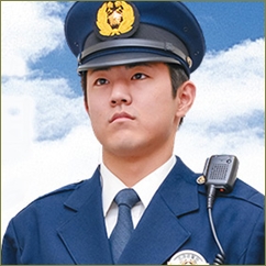 女「この人ストーカーです!」警官「ちょっとお話いいですか」私「えっえっ」警官「…あなた女性ですね?」私「ハイそうですが」女「嘘だ!そんな筈ない!証拠を見せろ!!」
