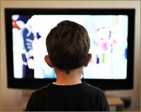 義実家もうちの親も頭おかしい。「子供に本人が出てる映像を見せるな。混乱して精神に異常をきたす」と頑として言い張る。でも写真は見せてる。理解不能