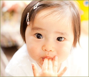 少し発達の遅い2歳の娘が馴染めないという理由で嫁が保育園をコロコロ変える。入学金も馬鹿にならないからやめろと言うと「親に援助させてでも変える」と頑な