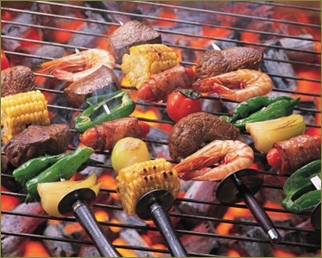 【前編】旦那友人の奥さんがBBQで手伝いもせず座って食べてるだけ。手伝ってと言ったら旦那友人が「ここの奥さんは中学生みたいに何でも一緒にやりたがるの?一人でできないの?」