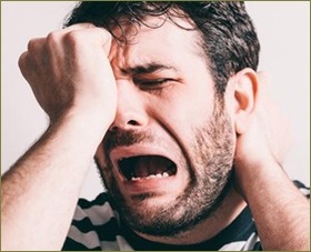 私の「なんで○○したの?」というただの疑問を責められてると受け取り「ごめんなさい」とすぐに謝ってしまう旦那。責めてないと何度言ってもそう取られ、話し合いになると泣かれる