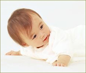 夫がよそに子供を作ってた。相手の女性が亡くなったので７か月の子供を引き取ろうと思うが、女性がつけた子供の名前が気に入らないので改名したい
