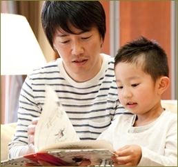 病院で会った子供の友人に子供が絵本を見せてあげた。なのに母親からは「ありがとうね」でおしまい。お礼の品くらいよこすべきと嫁に言ったら非常識扱いされた。納得いかない