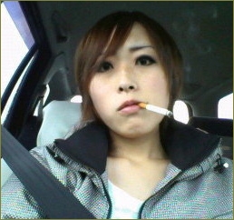 親しくなったママ友が喫煙しながら運転してるのを見てしまった。この程度で付き合いをやめる方が非常識でしょうか