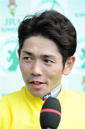 戸崎圭太