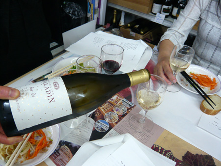 pour-saladin-per-el-into-glass