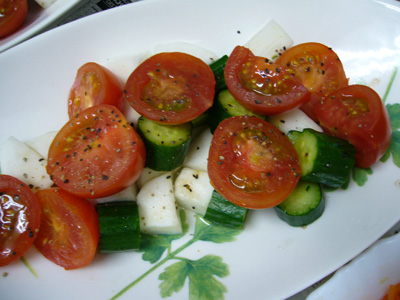 petit-tomato-salad