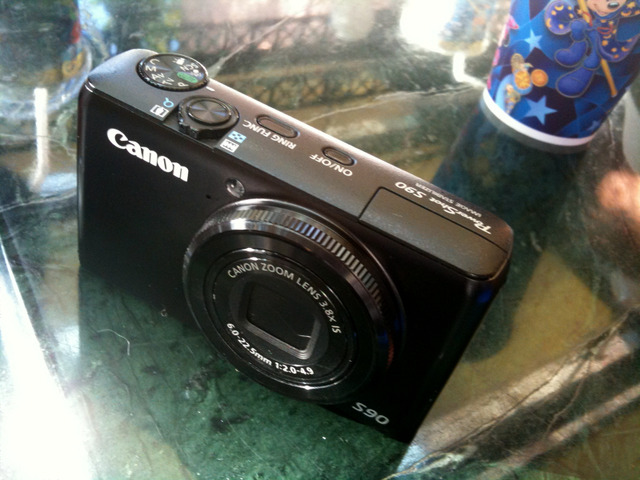Canon PowerShot S90