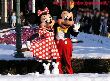 雪だるまとエントランスのミッキー＆ミニー♪ : TDRな生活(-_-).。oOO