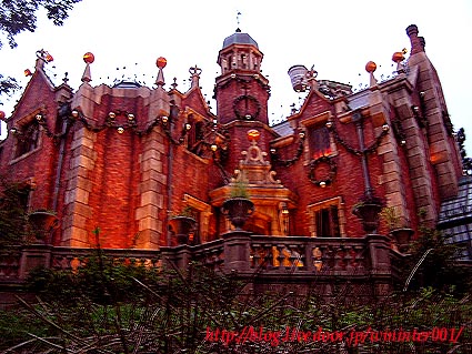 ハロウィンを盛り上げる 明るく て 不気味 な洋館 ｔｄｒな生活 Ooｏ