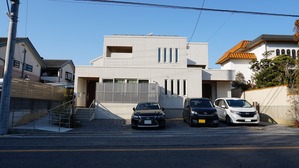 (2)