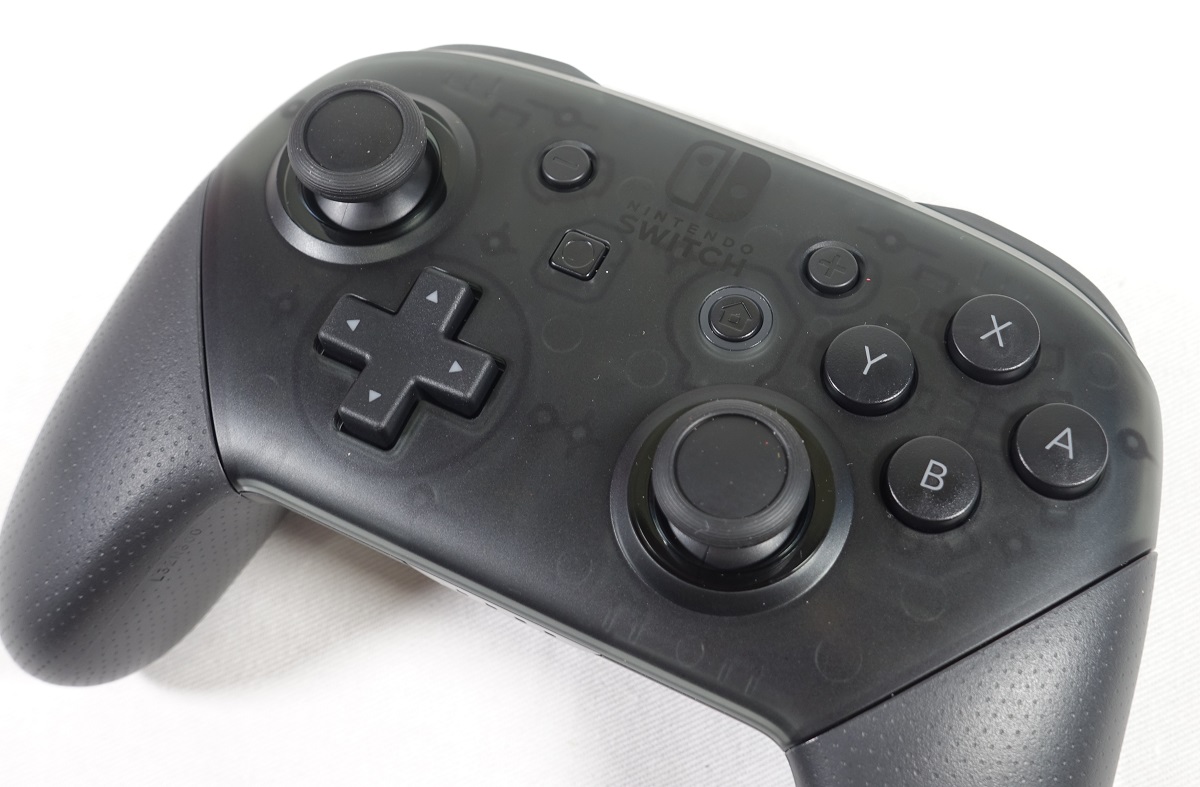 Nintendo Switch Proコントローラーを買った理由。据え置き使用なら操作性の面で絶対に買うべき周辺機器 : 自作とゲームと趣味の日々