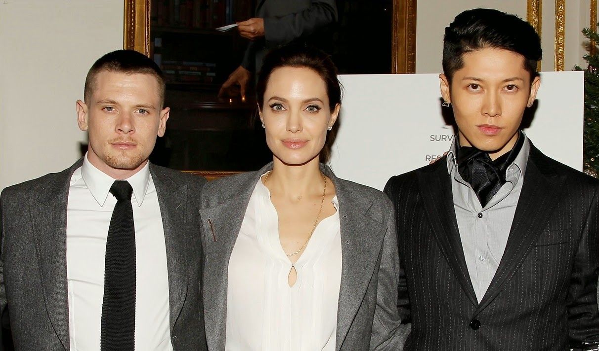 angelina-jolie-supports-her-cast-at-the-unbroken-premiere-14