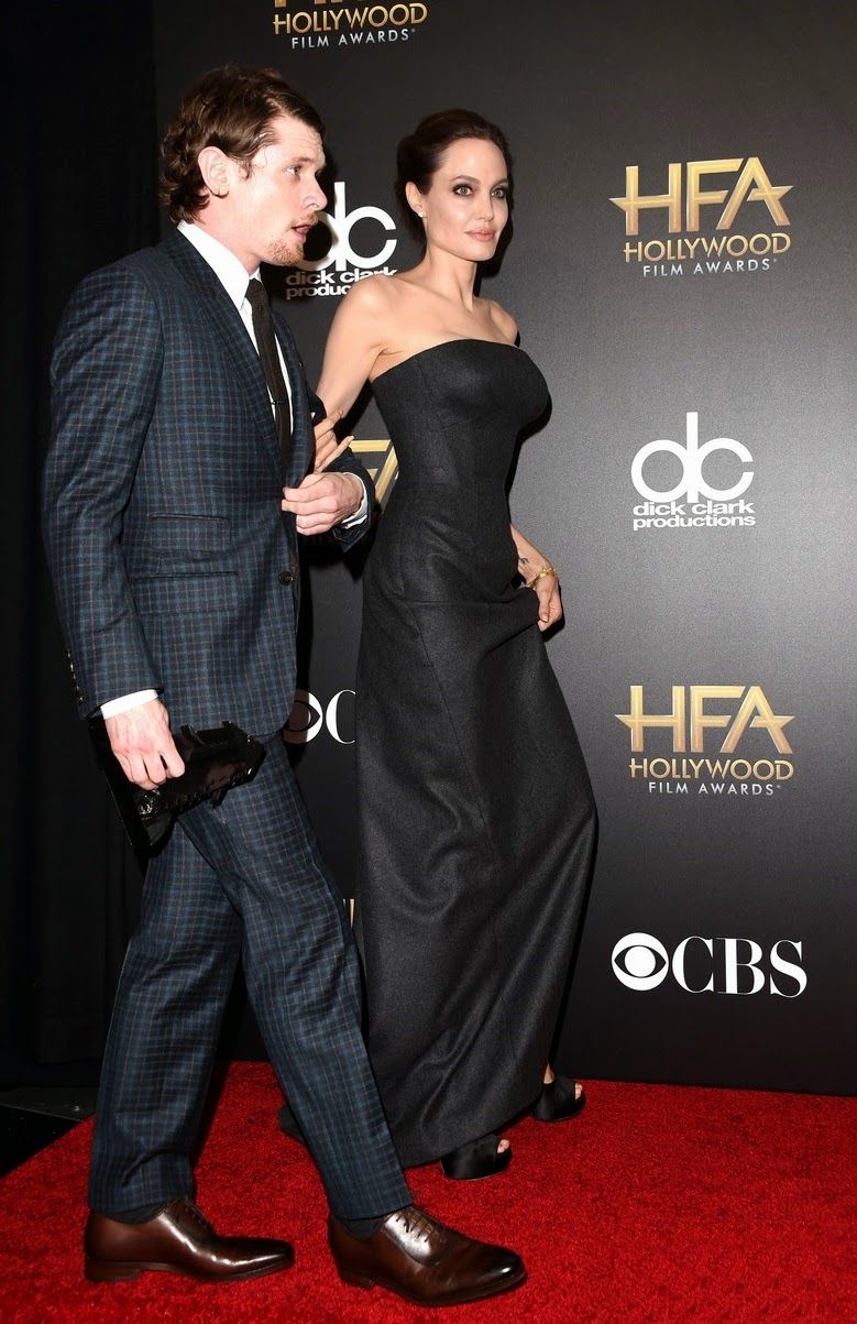angelina-jolie-hollywood-film-awards-2014-03