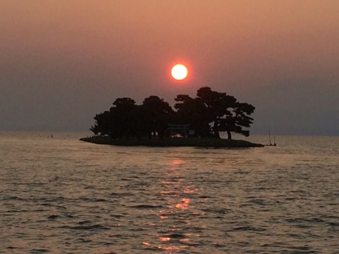 宍道湖の夕日(島根県松江市嫁島町) くるま旅でぶらり日本めぐり