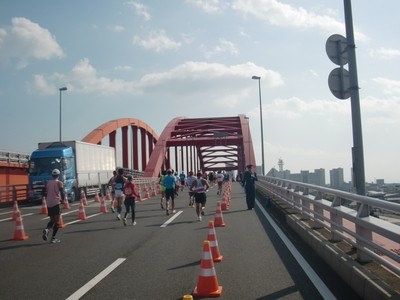神戸マラソン_27_神戸大橋へ
