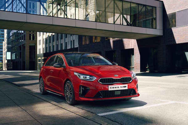 369bf121-kia-ceed-gt-line-location-front