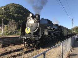096