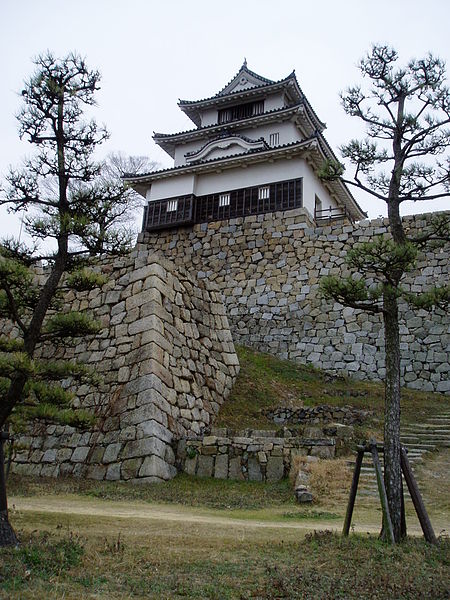 450px-Keep_of_Marugame_Castle